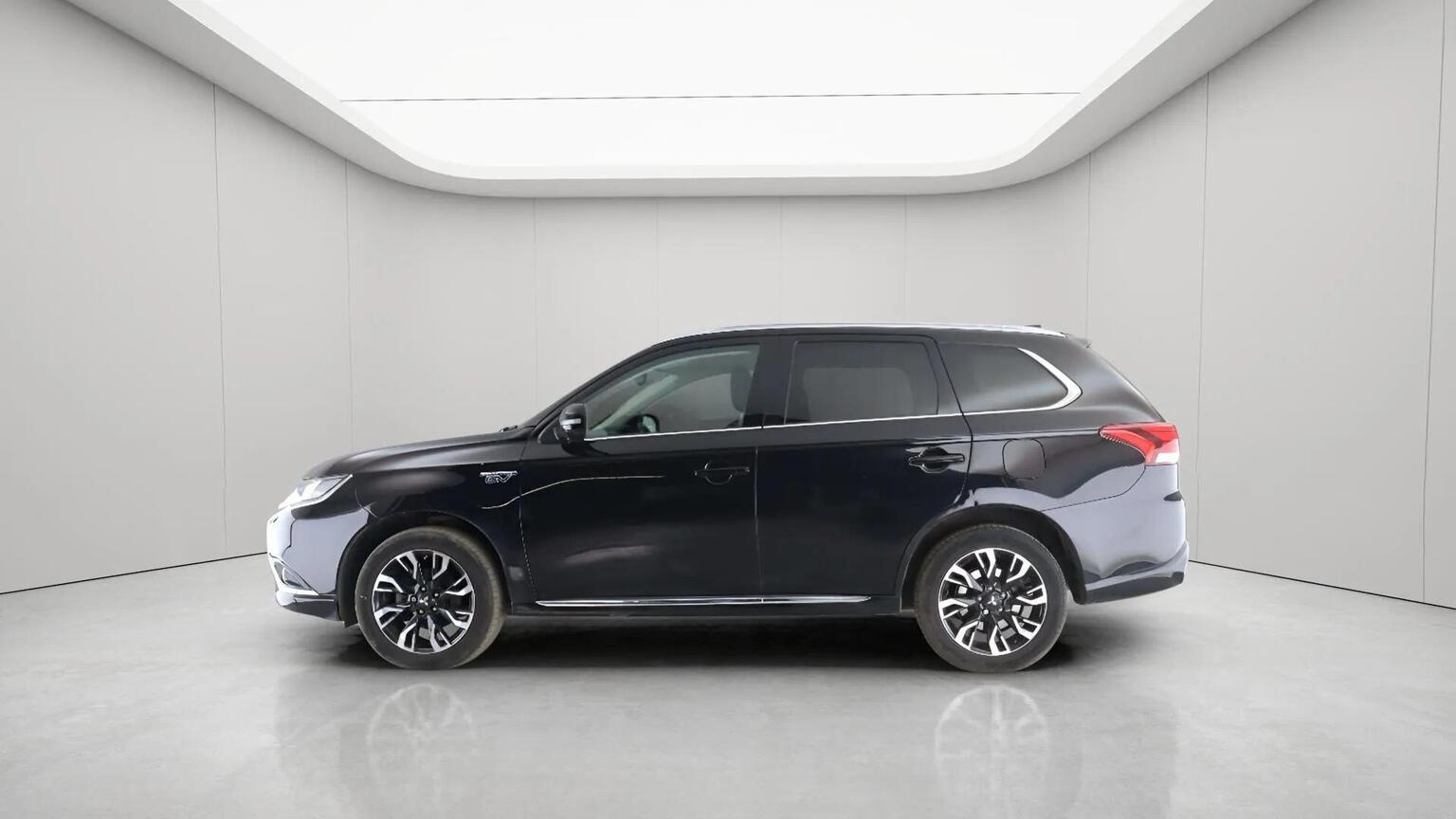 2018 Mitsubishi OUTLANDER 2.0h 12kWh 4h CVT 4WD Euro 6 (s/s) 5dr, exterior view 4