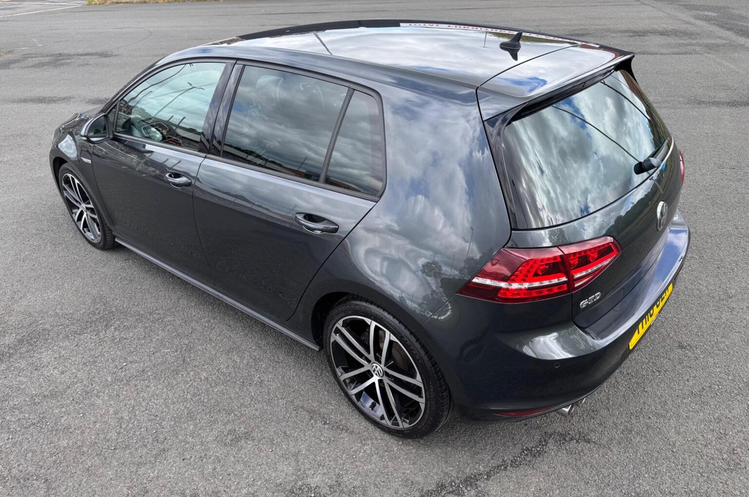 2016 Volkswagen GOLF 2.0 TDI BlueMotion Tech GTD Euro 6 (s/s) 5dr, exterior view 2