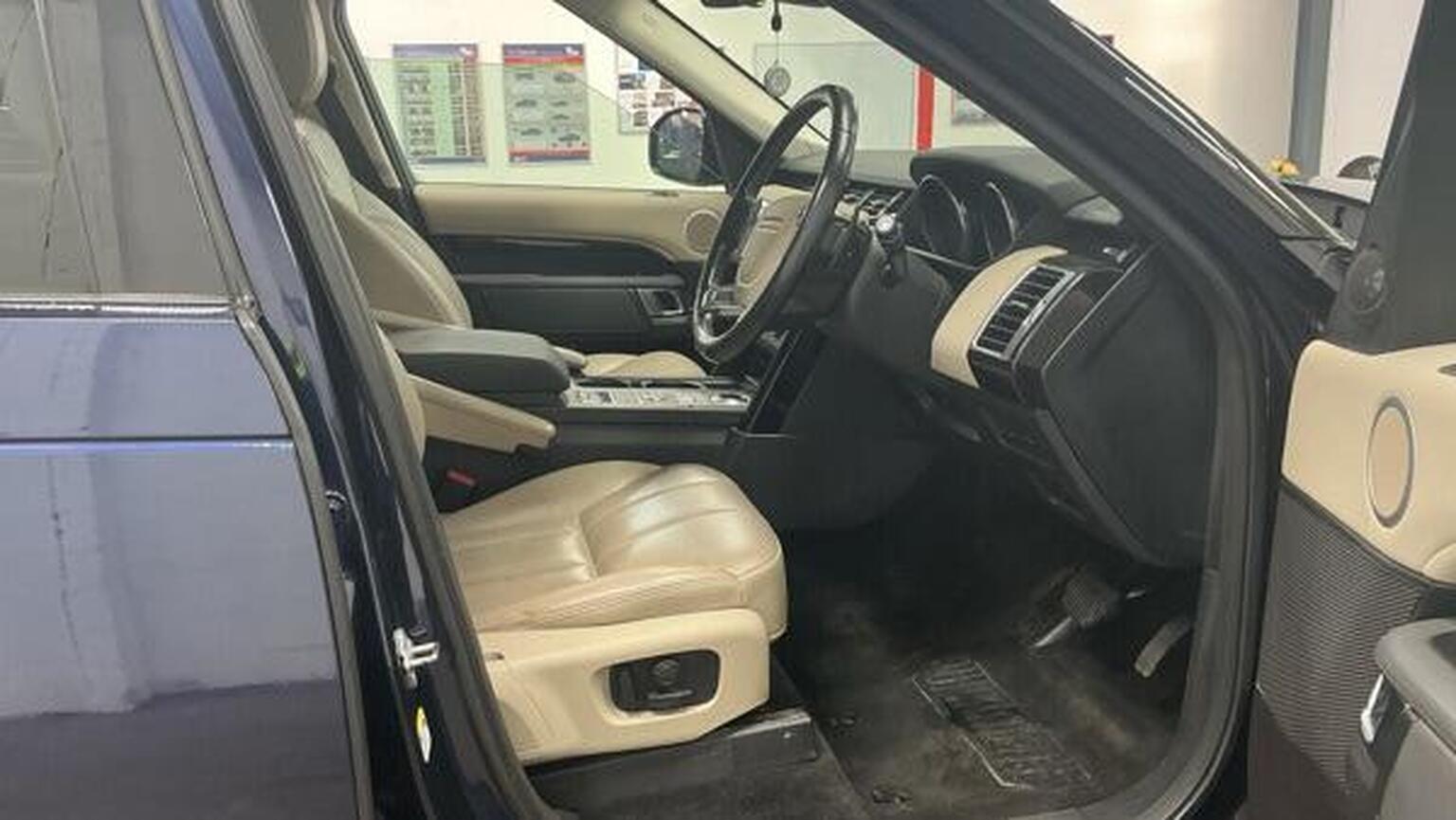 2018 Land Rover DISCOVERY 3.0 TD V6 SE Auto 4WD Euro 6 (s/s) 5dr, exterior view 3