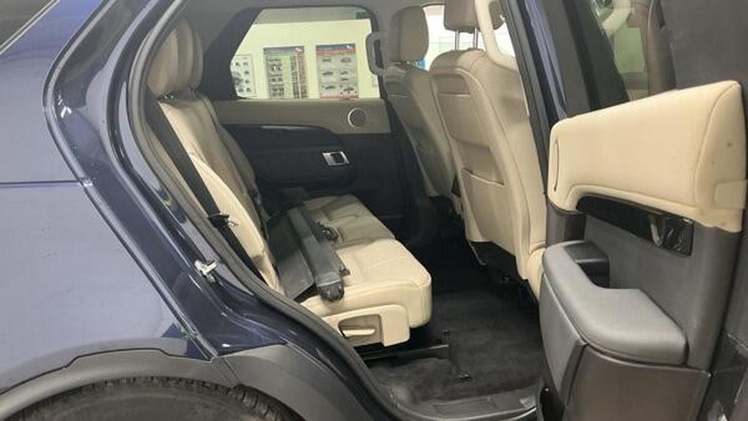 2018 Land Rover DISCOVERY 3.0 TD V6 SE Auto 4WD Euro 6 (s/s) 5dr, exterior view 4