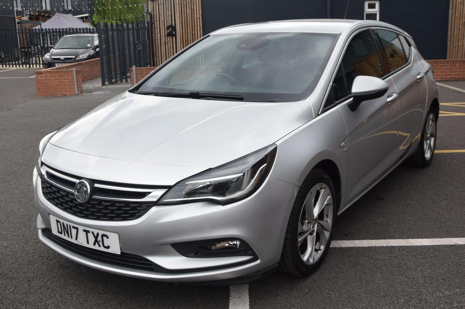 2017 Vauxhall ASTRA 1.4i Turbo SRi Euro 6 5dr, exterior view 3
