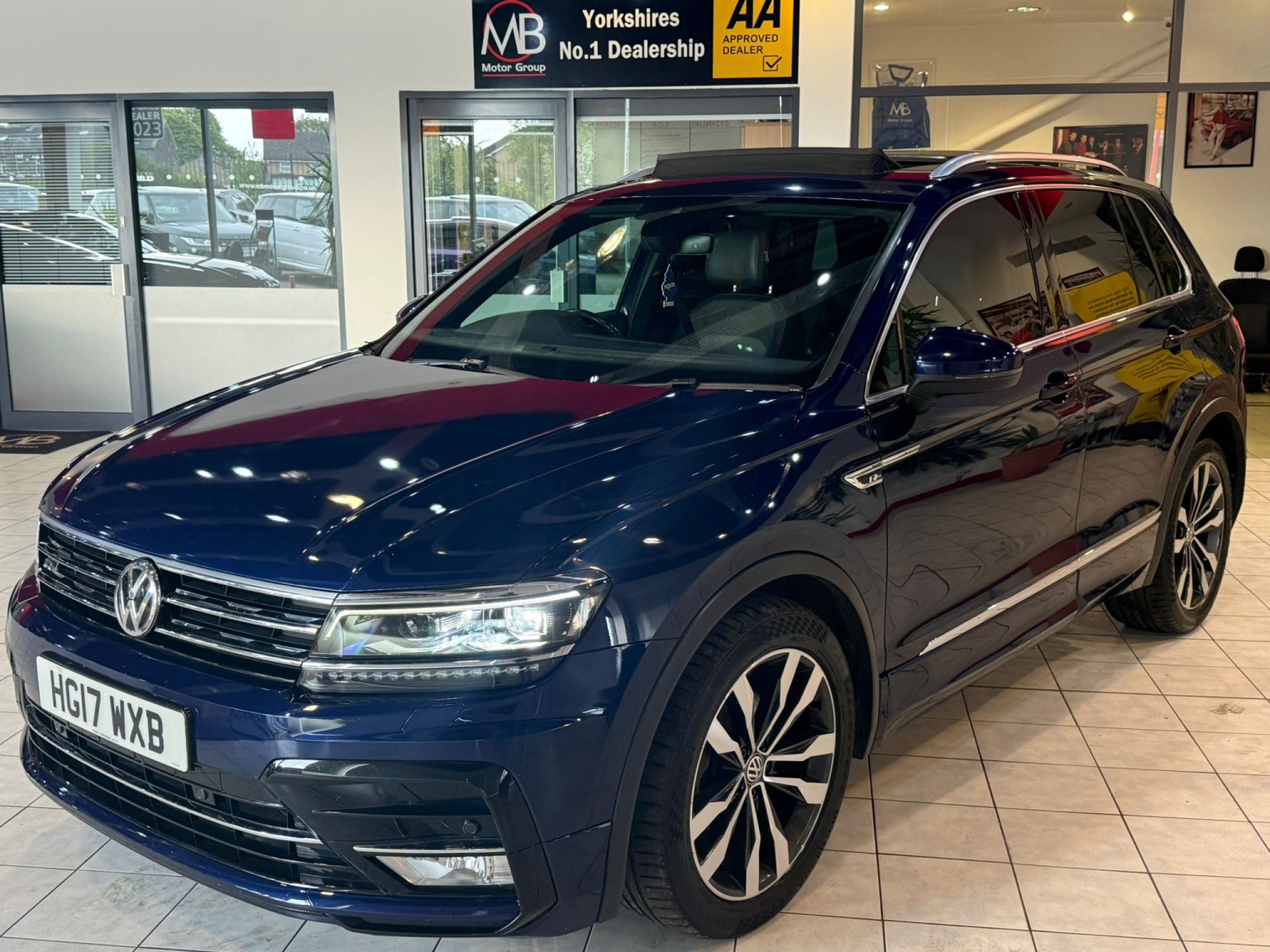 2017 Volkswagen TIGUAN 2.0 TDI BlueMotion Tech R-Line, exterior view 3