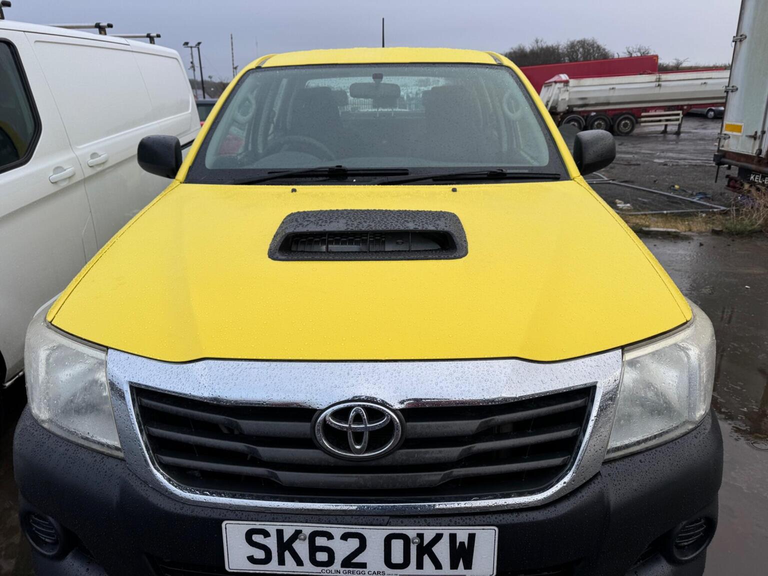 2012 Toyota HILUX 2.5 D-4D HL2 4WD Euro 5 4dr for sale, exterior front view