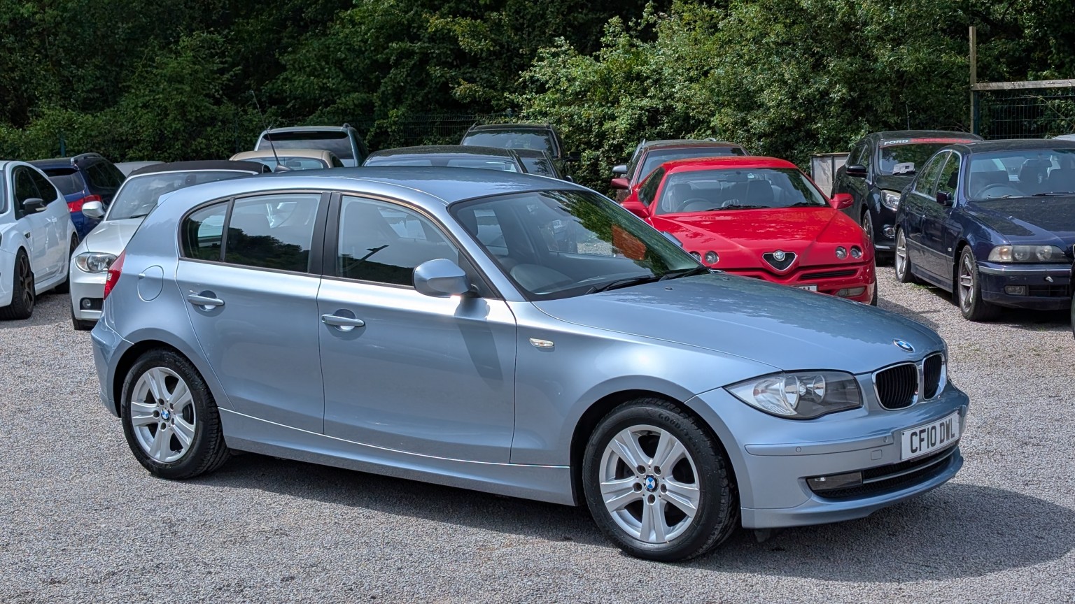2010 BMW 1 SERIES 2.0 116i SE 5 door, exterior view 3