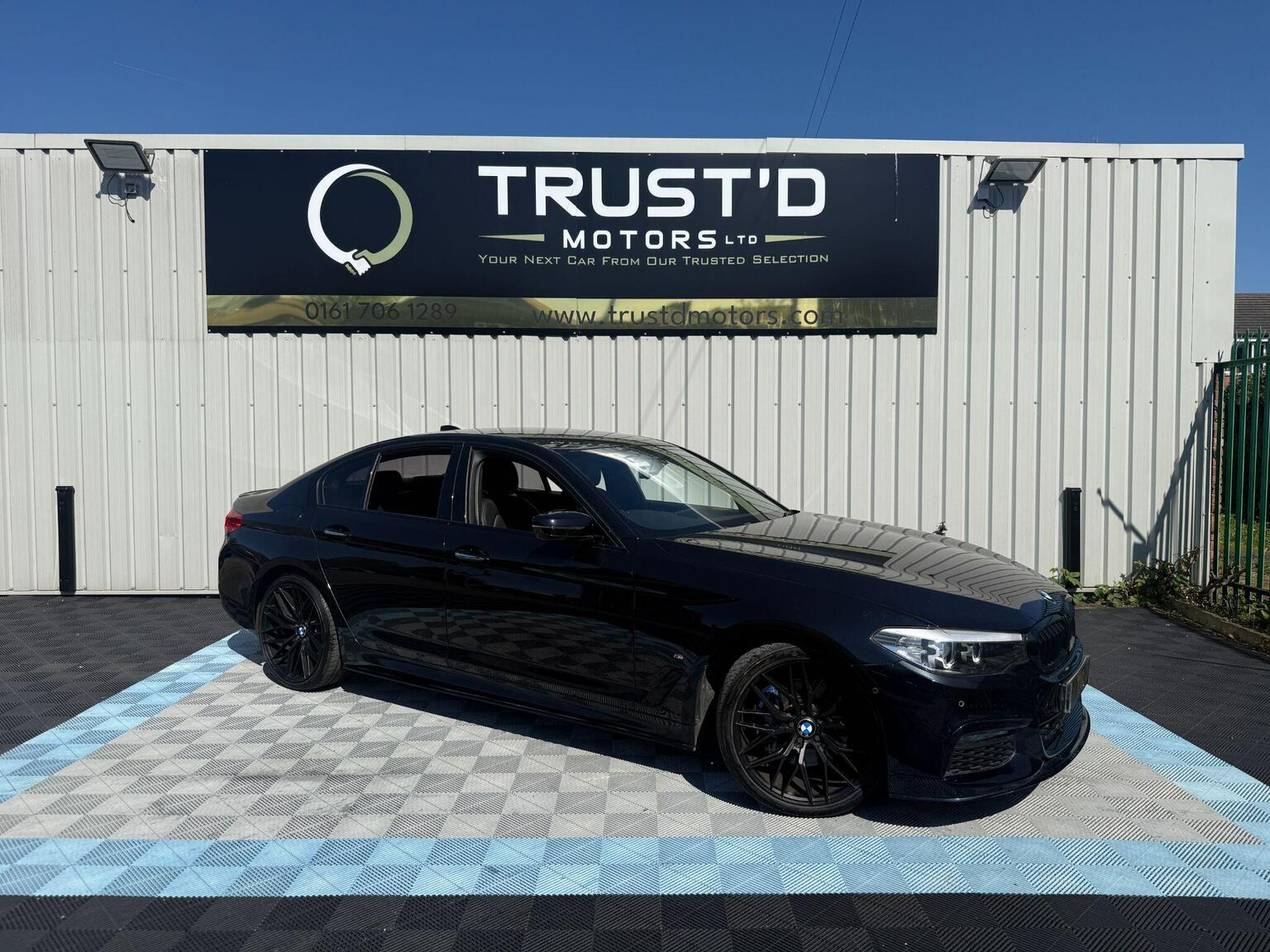 2017 BMW 5 Series 2.0 530e 9.2kWh M Sport Auto Euro 6 (s/s) 4dr for sale in the UK