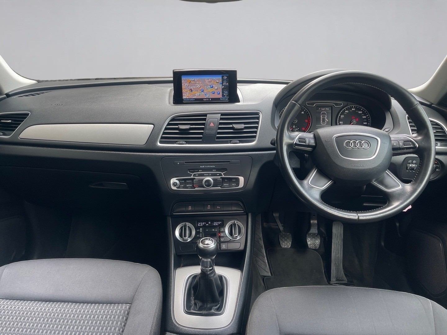 2014 Audi Q3 2.0 TDI SE, exterior view 3