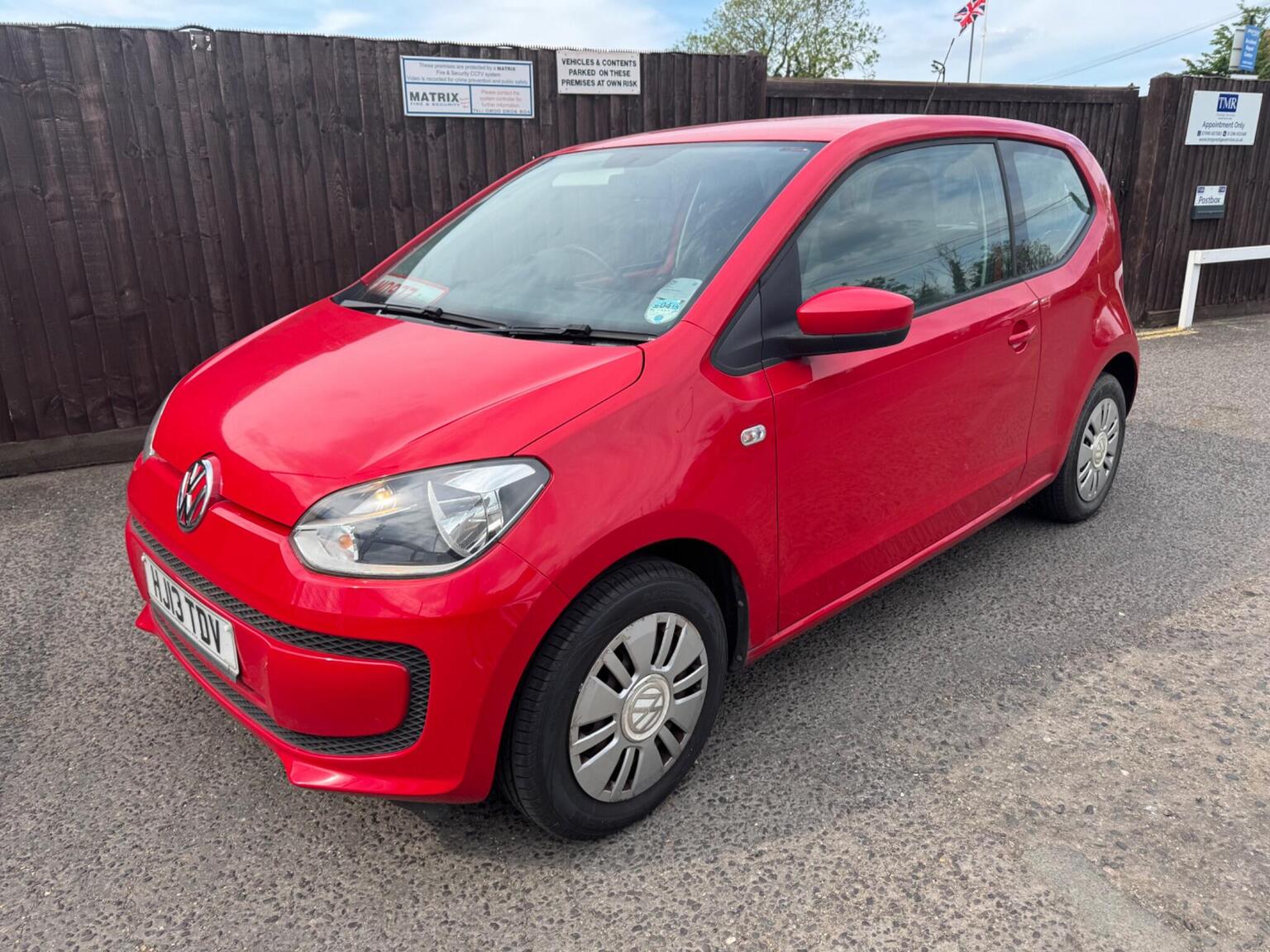 2013 Volkswagen UP! 1.0 Move up! Euro 5 3dr, exterior view 2
