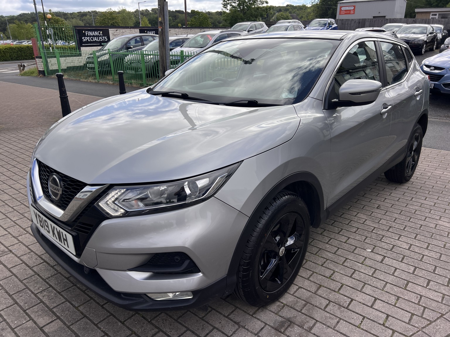 2019 Nissan QASHQAI 1.3 DIG-T Acenta Premium, exterior view 2