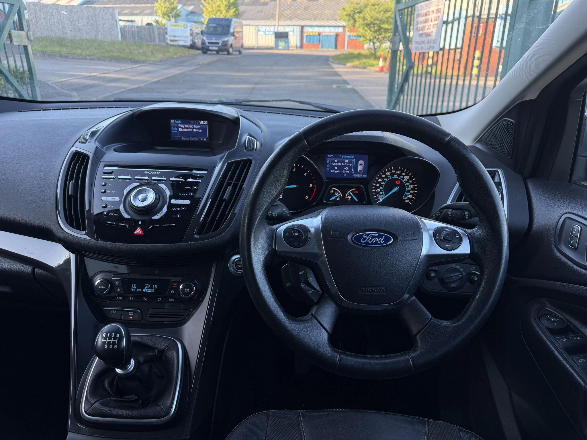 2013 Ford KUGA 2.0 TDCi Titanium AWD Euro 5 5dr, exterior view 3