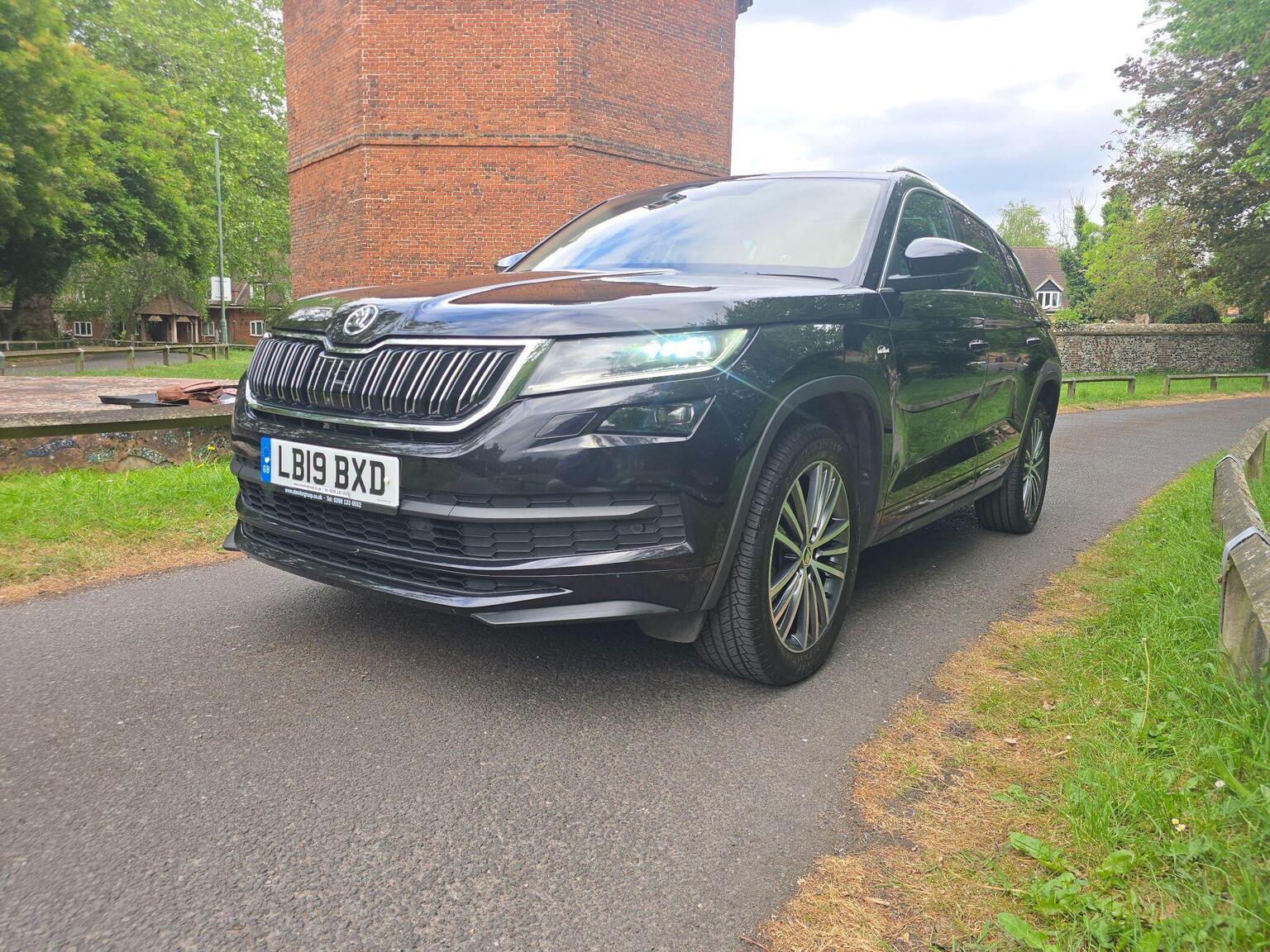 2019 Skoda KODIAQ 1.5 TSI ACT Laurin & Klement DSG 4WD Euro 6 (s/s) 5dr (7 Seat), exterior view 3