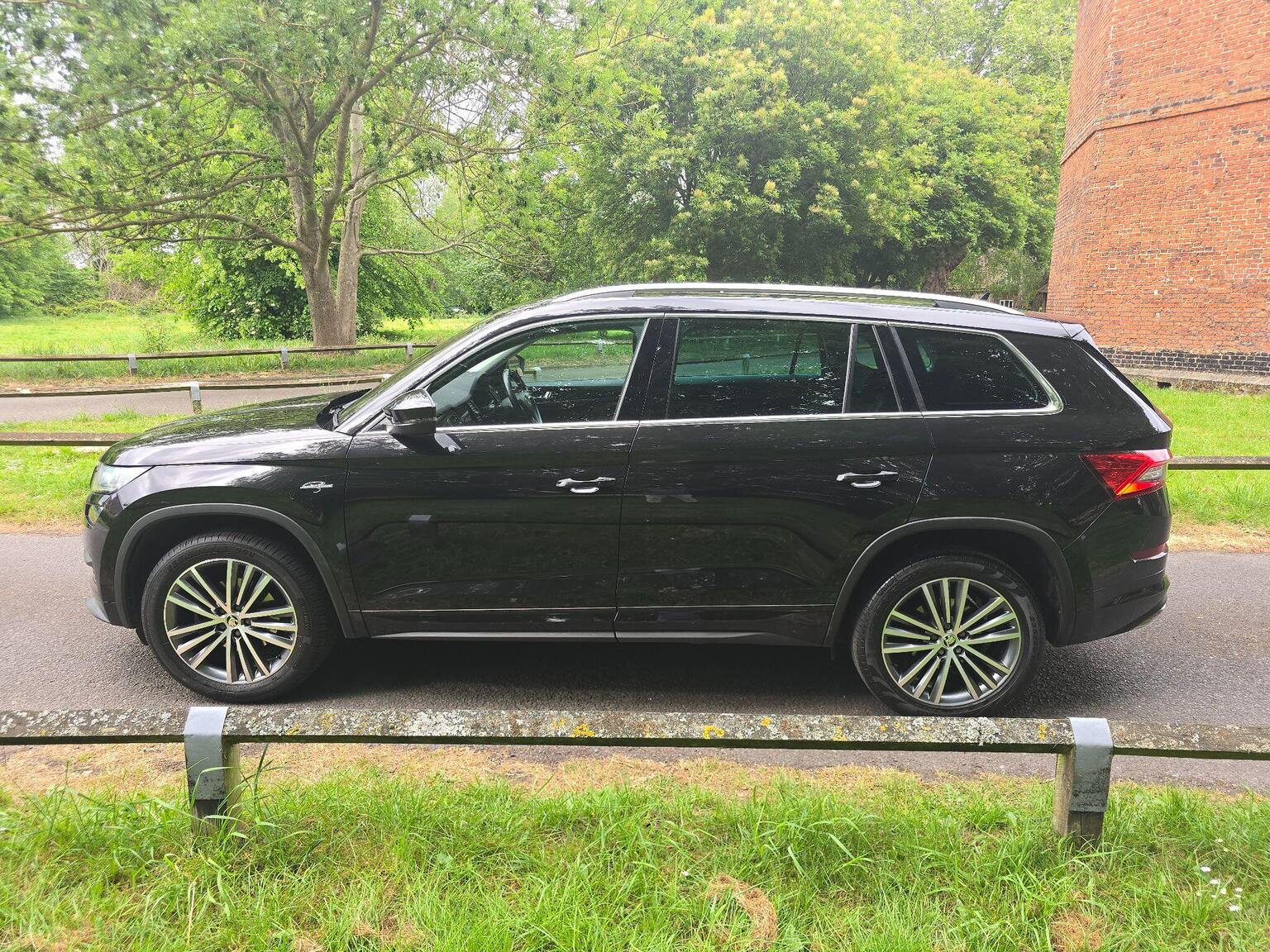2019 Skoda KODIAQ 1.5 TSI ACT Laurin & Klement DSG 4WD Euro 6 (s/s) 5dr (7 Seat), exterior view 4