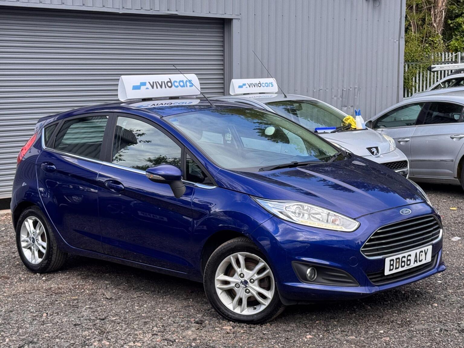 2016 Ford FIESTA 1.25 Zetec Euro 6 5dr, exterior view 2