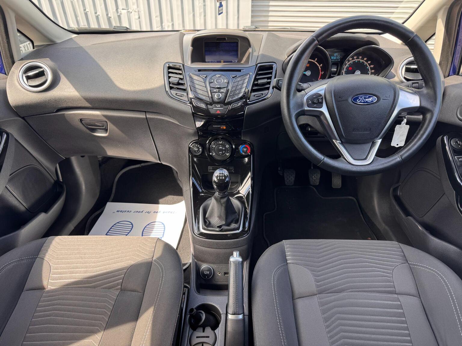 2016 Ford FIESTA 1.25 Zetec Euro 6 5dr, exterior view 3