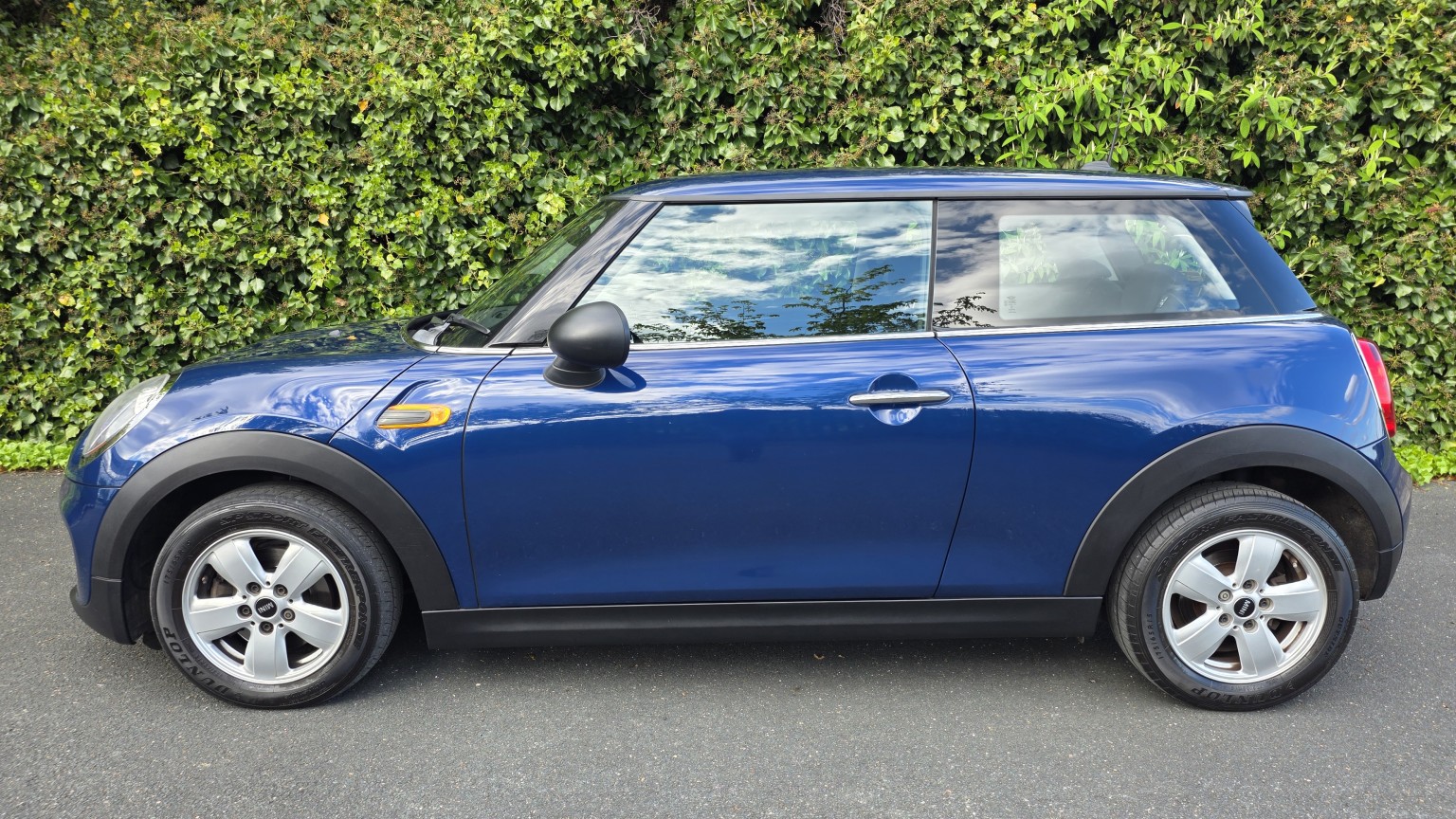 2015 MINI HATCH 1.5 One D 3dr Hatch (Euro 6), exterior view 2