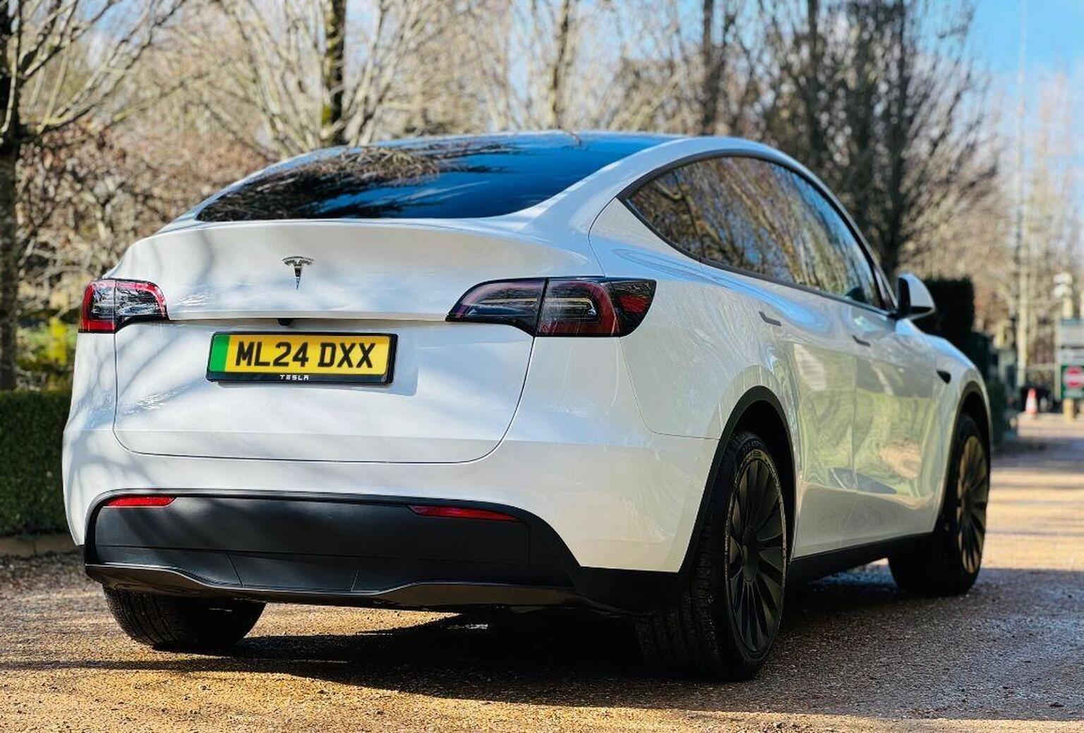 2024 Tesla MODEL Y Auto RWD 5dr, exterior view 3