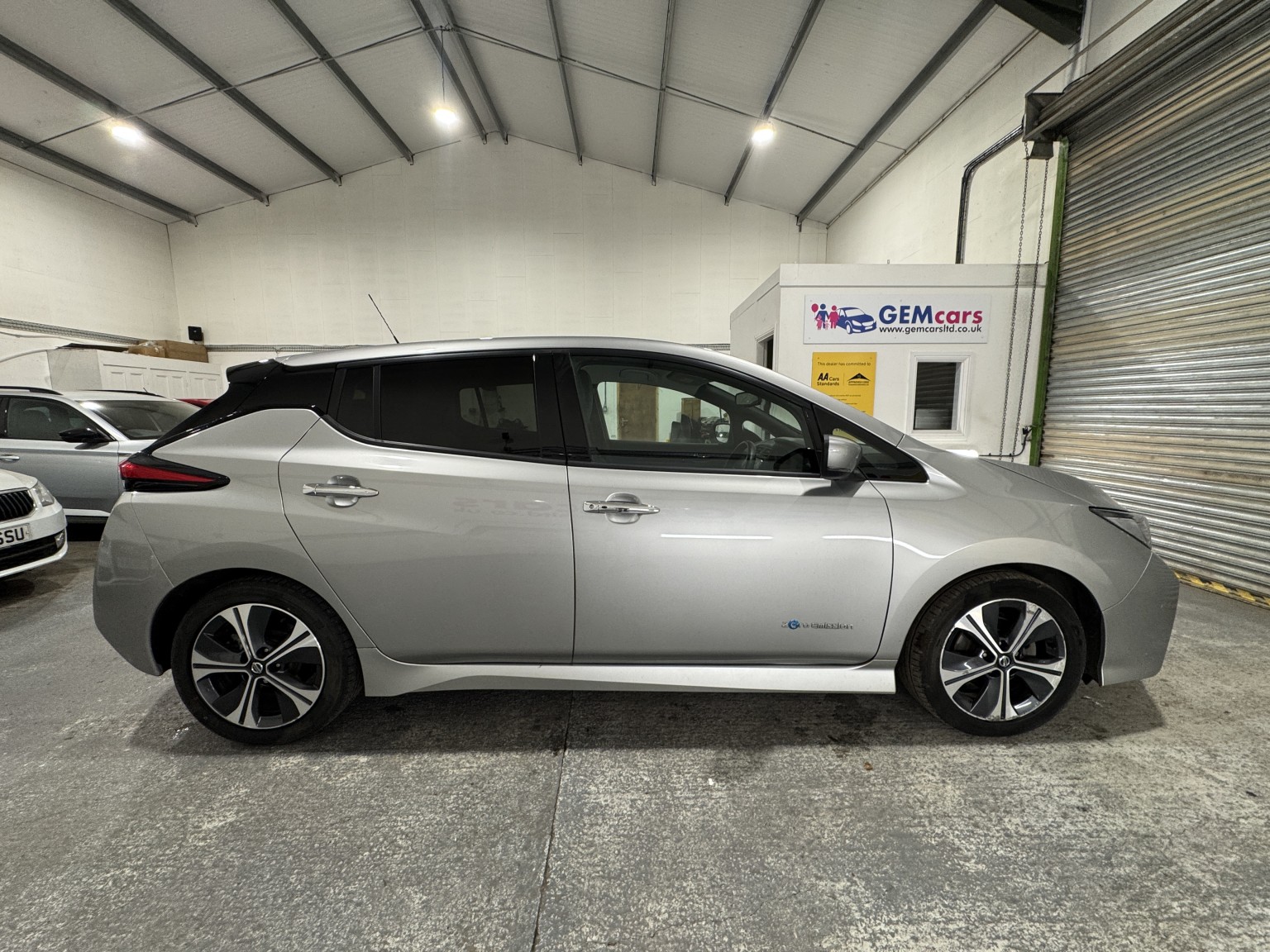 2018 Nissan LEAF 40kWh Tekna, exterior view 4