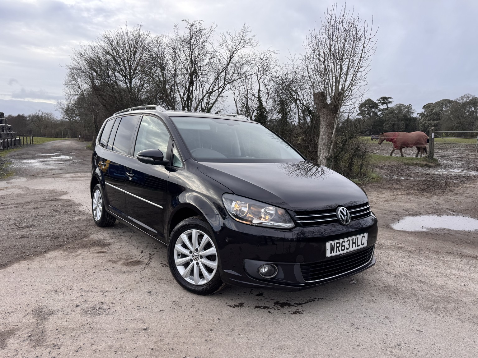 2014 Volkswagen TOURAN 2.0 TDI BlueMotion Tech Sport, exterior view 2