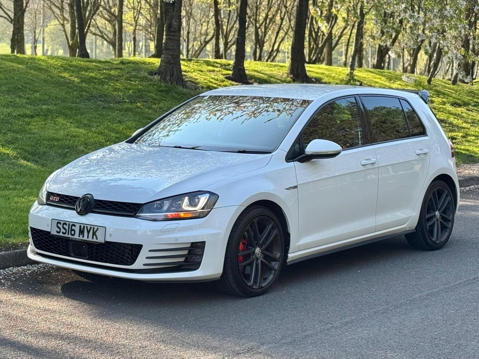 2016 Volkswagen GOLF 2.0 TDI BlueMotion Tech GTD Euro 6 (s/s) 5dr, exterior view 3