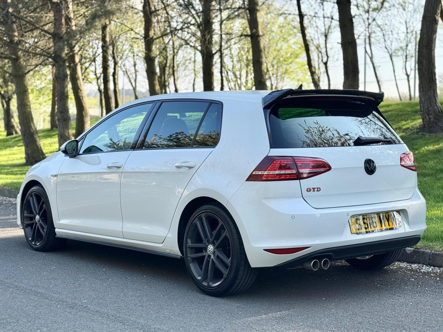 2016 Volkswagen GOLF 2.0 TDI BlueMotion Tech GTD Euro 6 (s/s) 5dr, exterior view 4