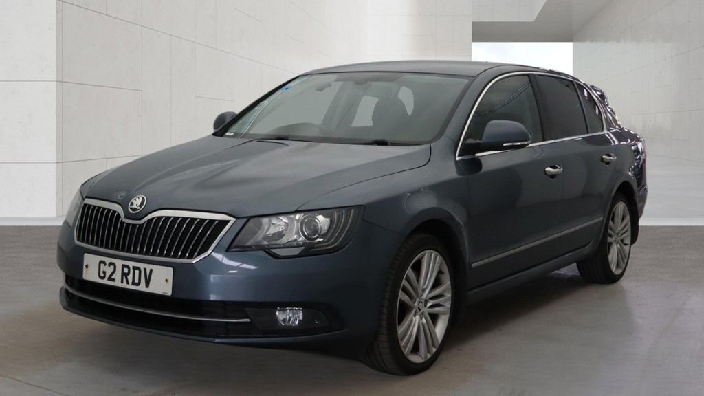 2014 Skoda SUPERB 2.0 TDI Elegance, exterior view 2