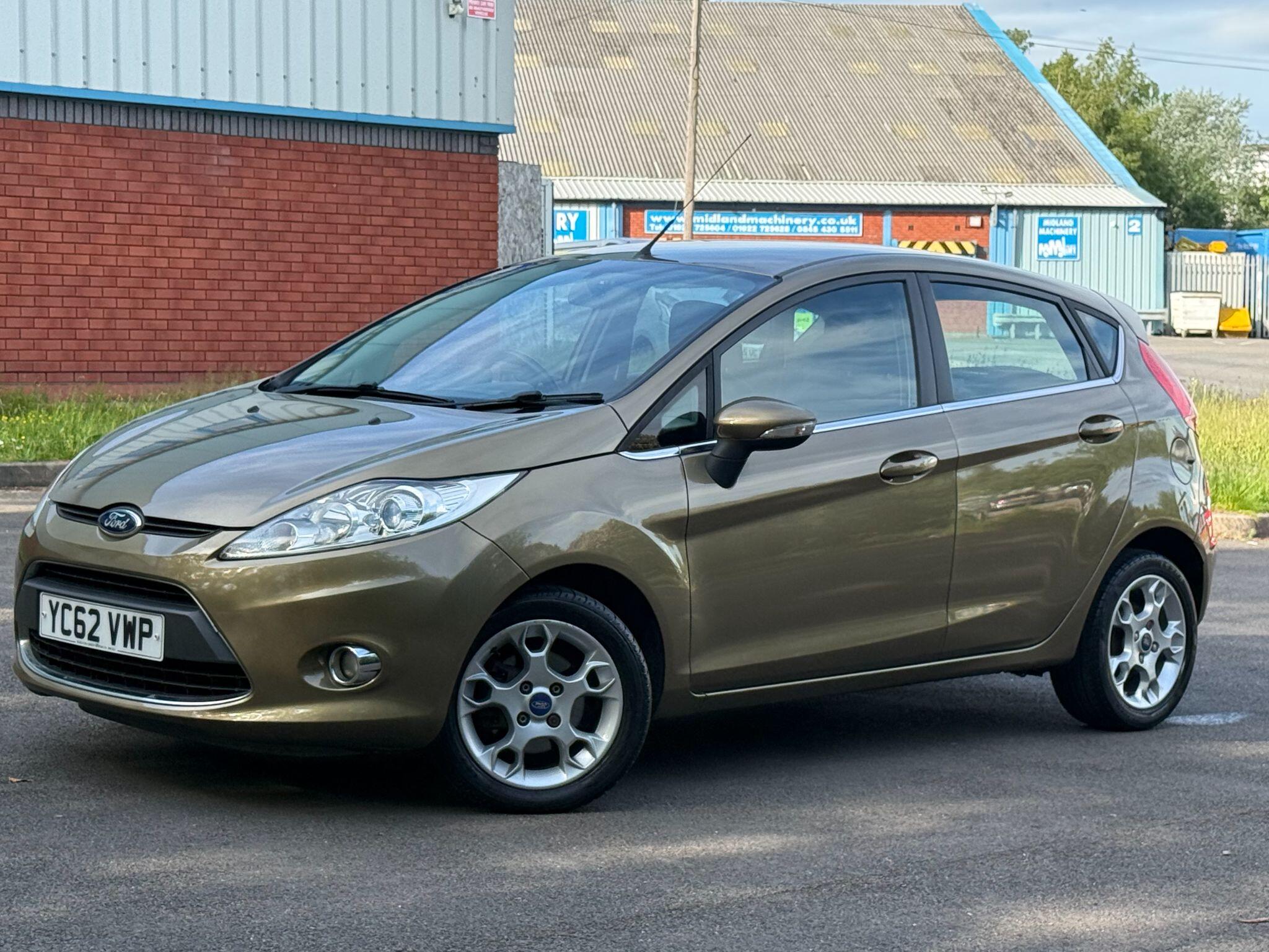 2012 Ford FIESTA 1.4 Zetec 5dr, exterior view 2