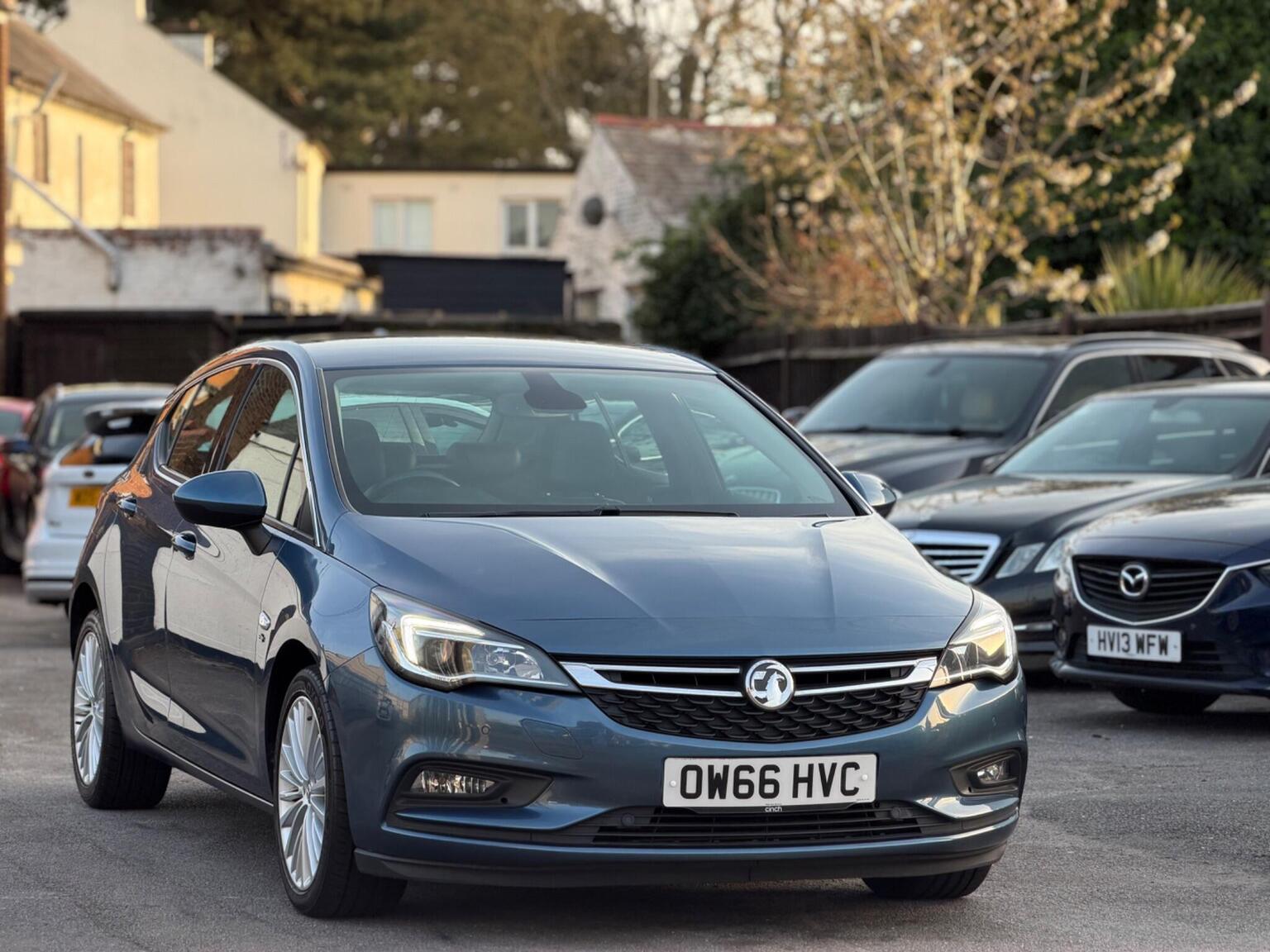 2017 Vauxhall ASTRA 1.6 CDTi ecoFLEX Elite Nav Euro 6 (s/s) 5dr for sale, exterior front view