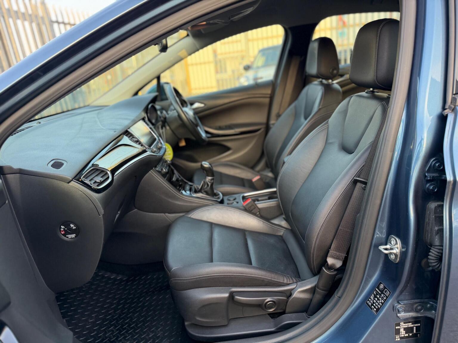 2017 Vauxhall ASTRA 1.6 CDTi ecoFLEX Elite Nav Euro 6 (s/s) 5dr, exterior view 3