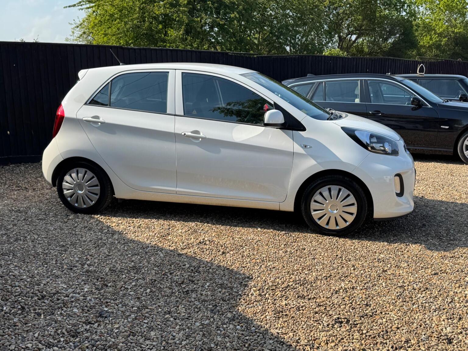 2016 Kia PICANTO 1.0 1 Air Euro 6 5dr, exterior view 2