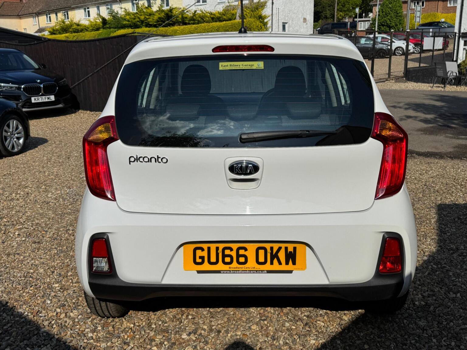 2016 Kia PICANTO 1.0 1 Air Euro 6 5dr, exterior view 4
