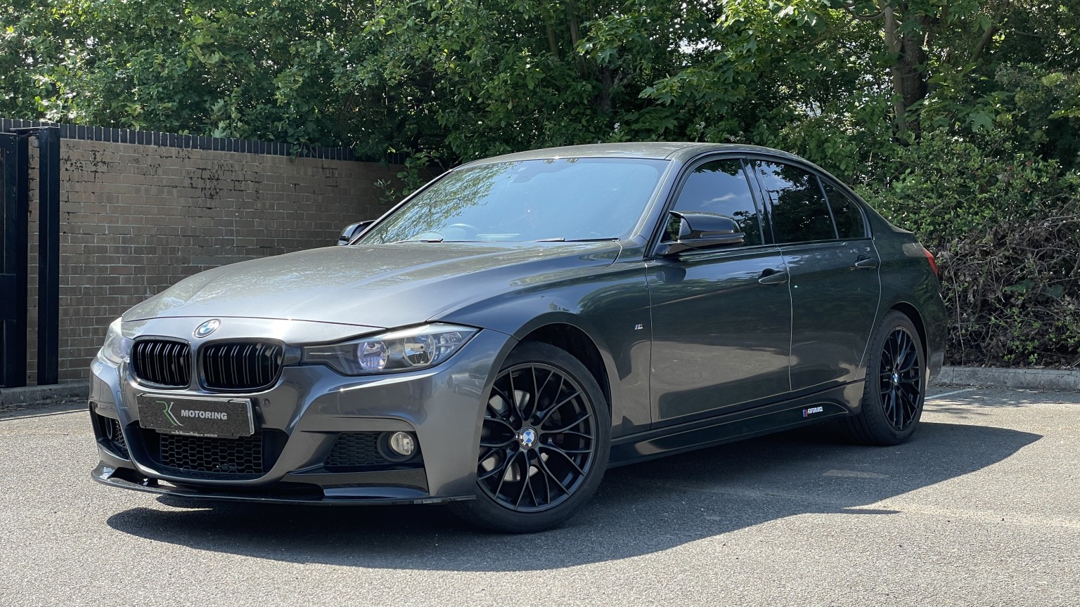2014 BMW 3 SERIES 2.0 320d M Sport Saloon, exterior view 3