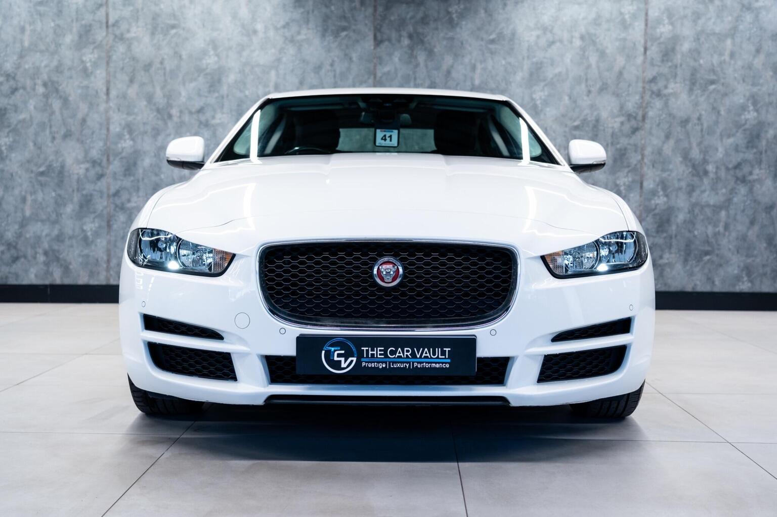 2017 Jaguar XE 2.0d Prestige Auto Euro 6 (s/s) 4dr, exterior view 4