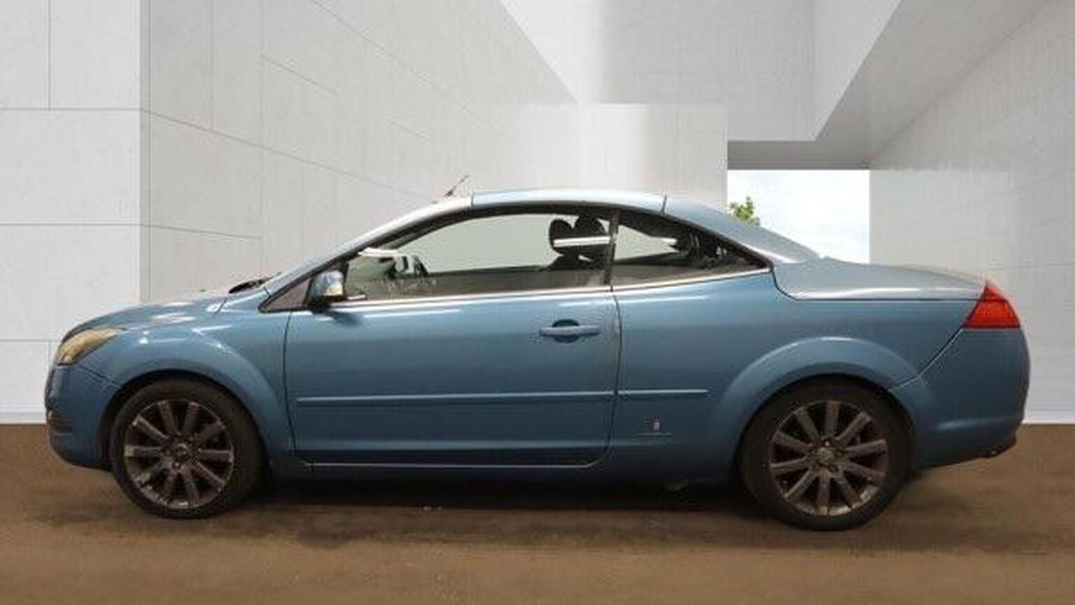 2009 Ford FOCUS CC 2.0 CC-2 2dr, exterior view 4