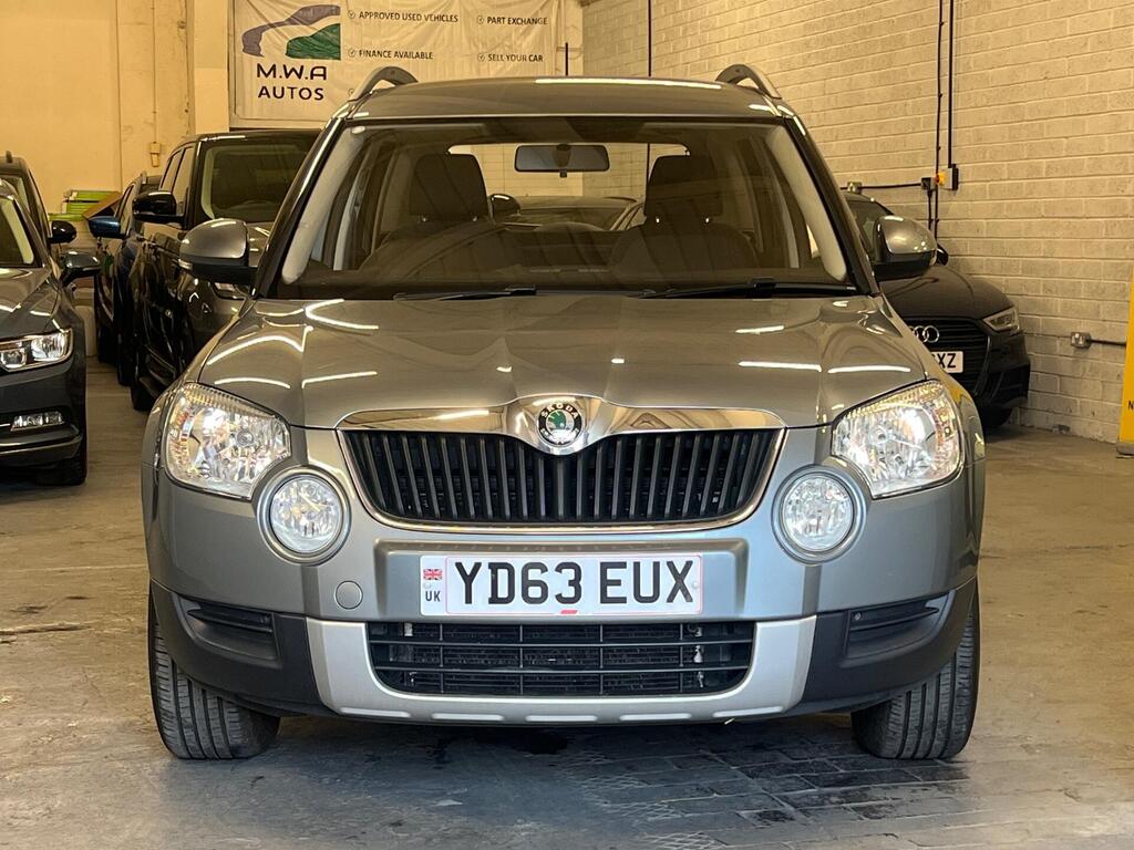 2013 Skoda Yeti 2.0 TDI S SUV 5dr Diesel Manual Euro 5 (110 ps), exterior view 2