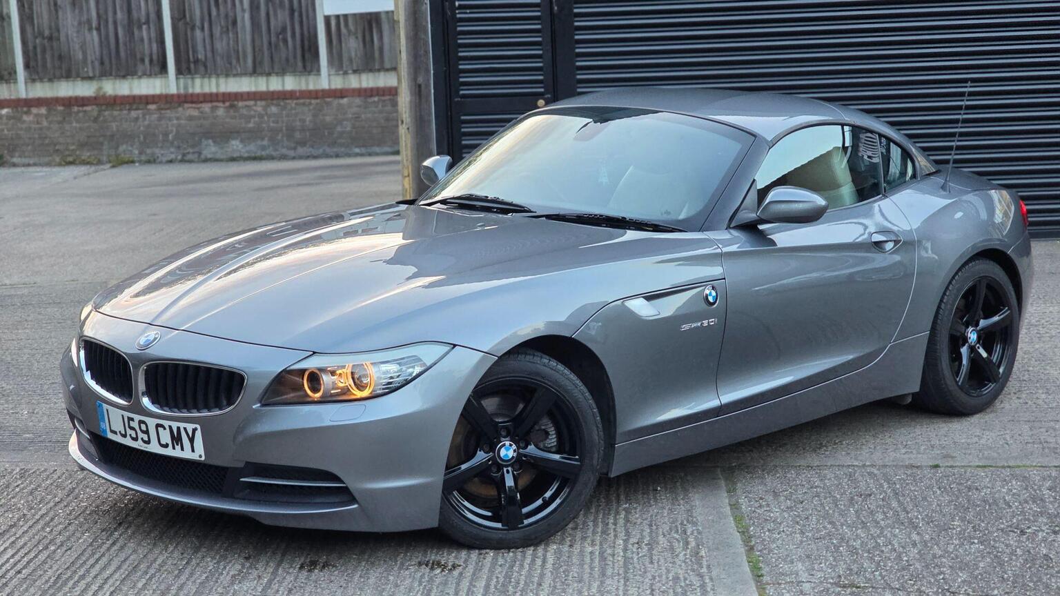 2009 BMW Z4 3.0 30i sDrive Euro 5 2dr, exterior view 2