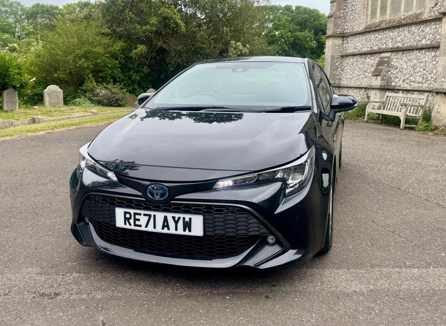 2022 Toyota COROLLA 1.8 VVT-h Icon Tech CVT Euro 6 (s/s) 5dr, exterior view 2