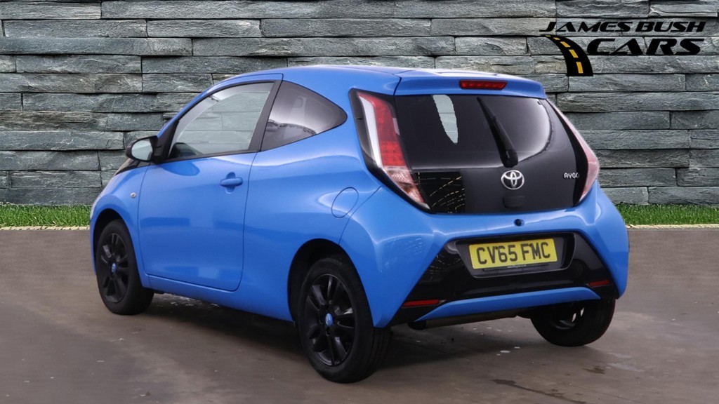 2015 Toyota AYGO 1.0 VVT-i x-cite, exterior view 3