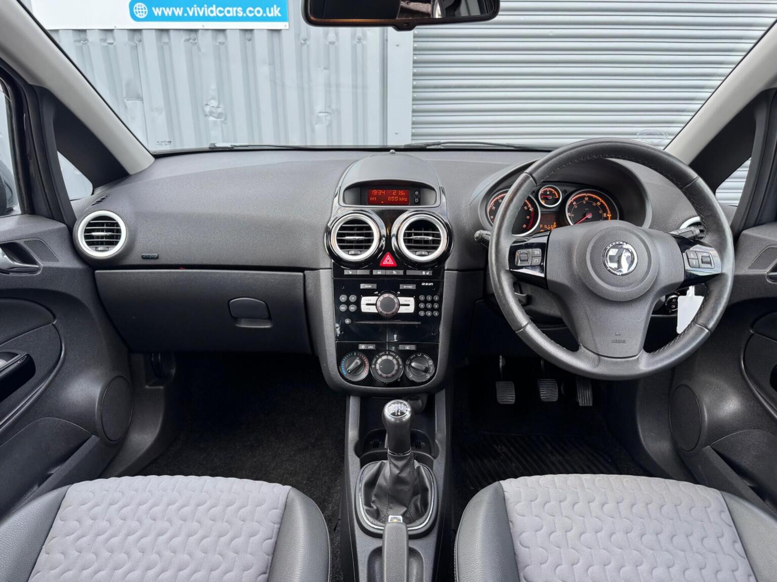 2013 Vauxhall CORSA 1.2i ecoFLEX 16V SE Euro 5 (s/s) 5dr, exterior view 3