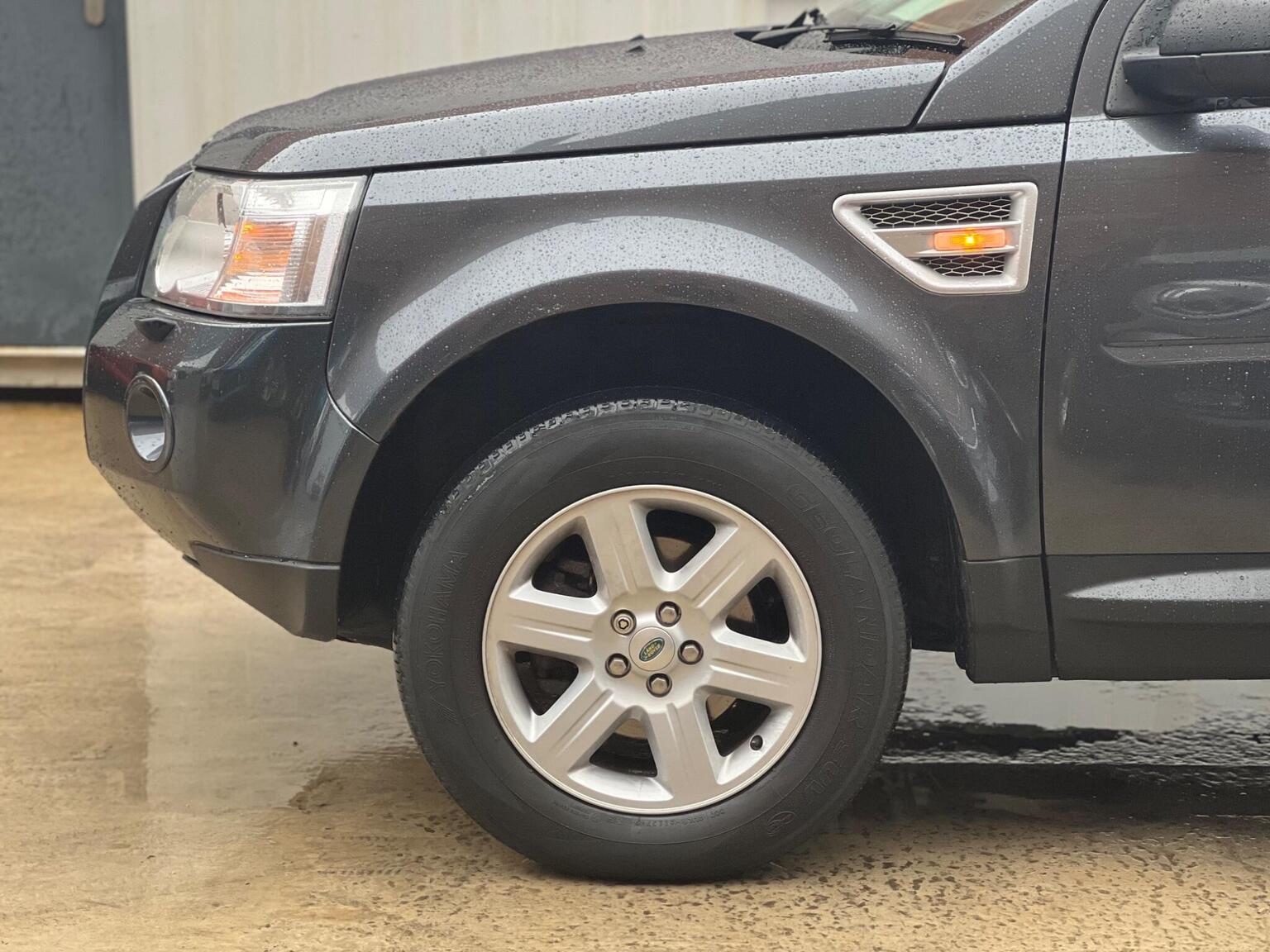 2009 Land Rover FREELANDER 2 2.2 TD4e GS 4WD Euro 4 (s/s) 5dr, exterior view 4