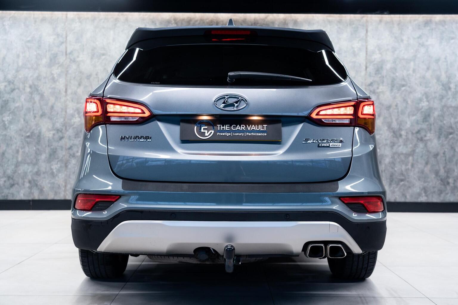 2017 Hyundai SANTA FE 2.2 CRDi Blue Drive Premium Auto 4WD Euro 6 (s/s) 5dr (7 Seat), exterior view 3