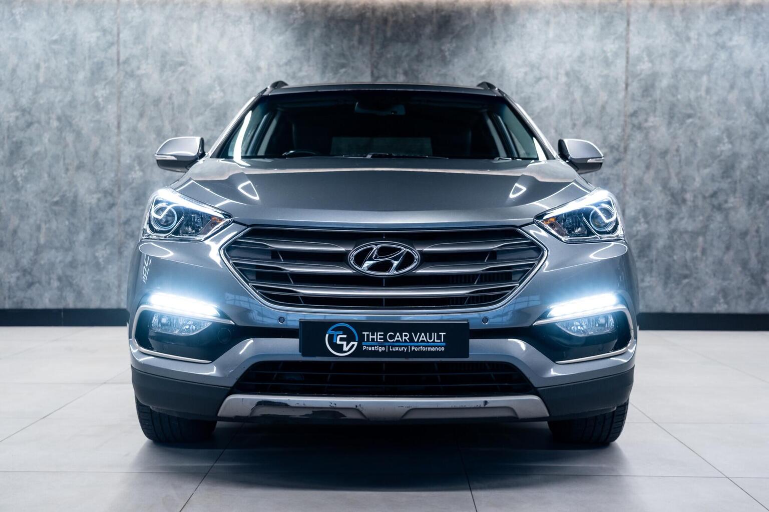 2017 Hyundai SANTA FE 2.2 CRDi Blue Drive Premium Auto 4WD Euro 6 (s/s) 5dr (7 Seat), exterior view 4
