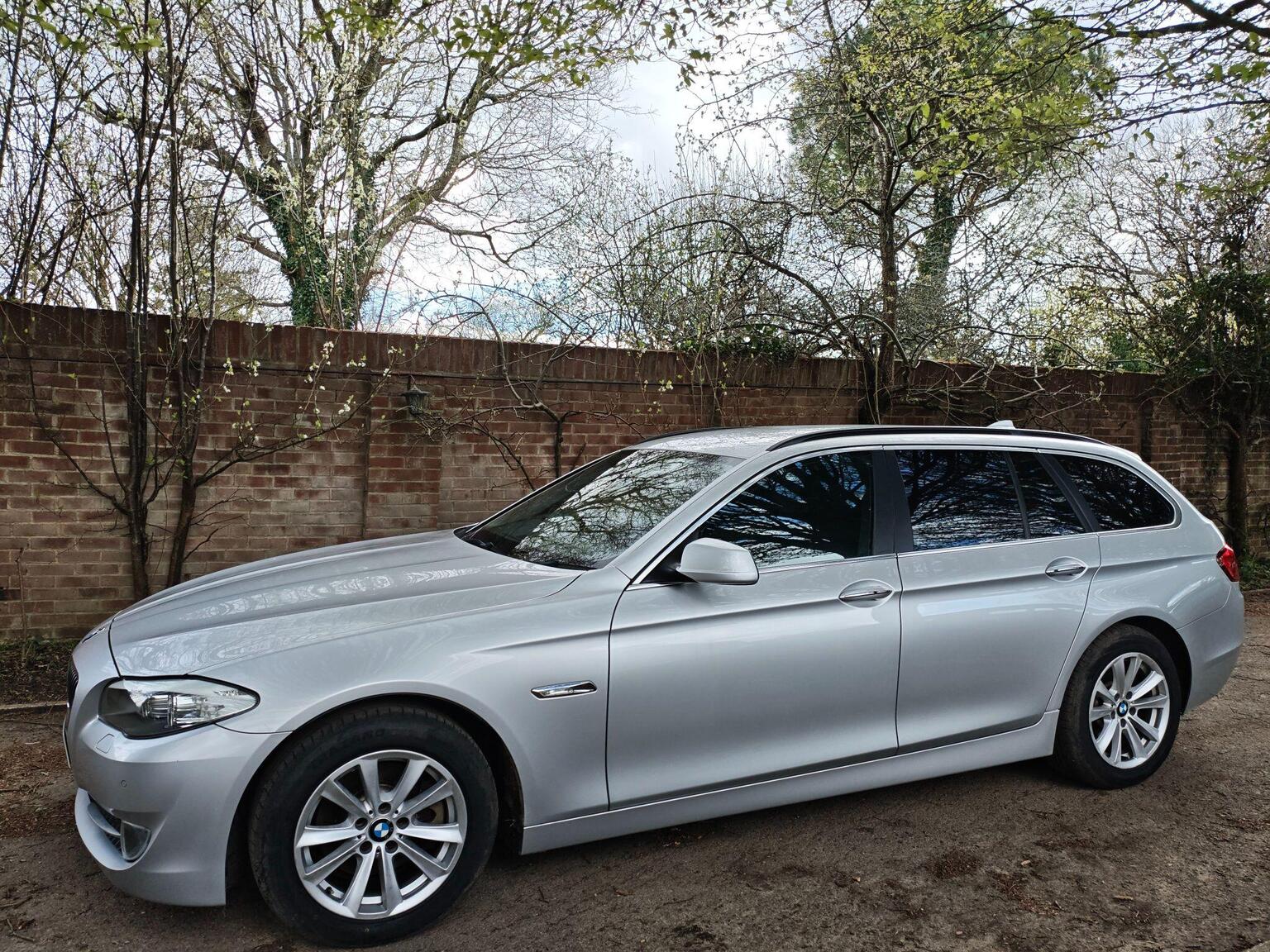 2011 BMW 5 SERIES 2.0 520i SE Touring Steptronic Euro 5 (s/s) 5dr