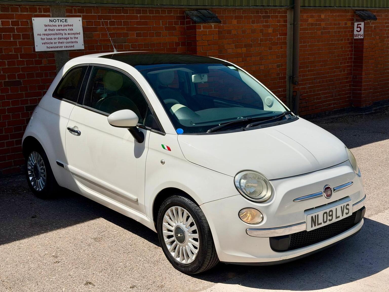 2009 Fiat 500 1.2 Lounge Euro 4 3dr, exterior view 2