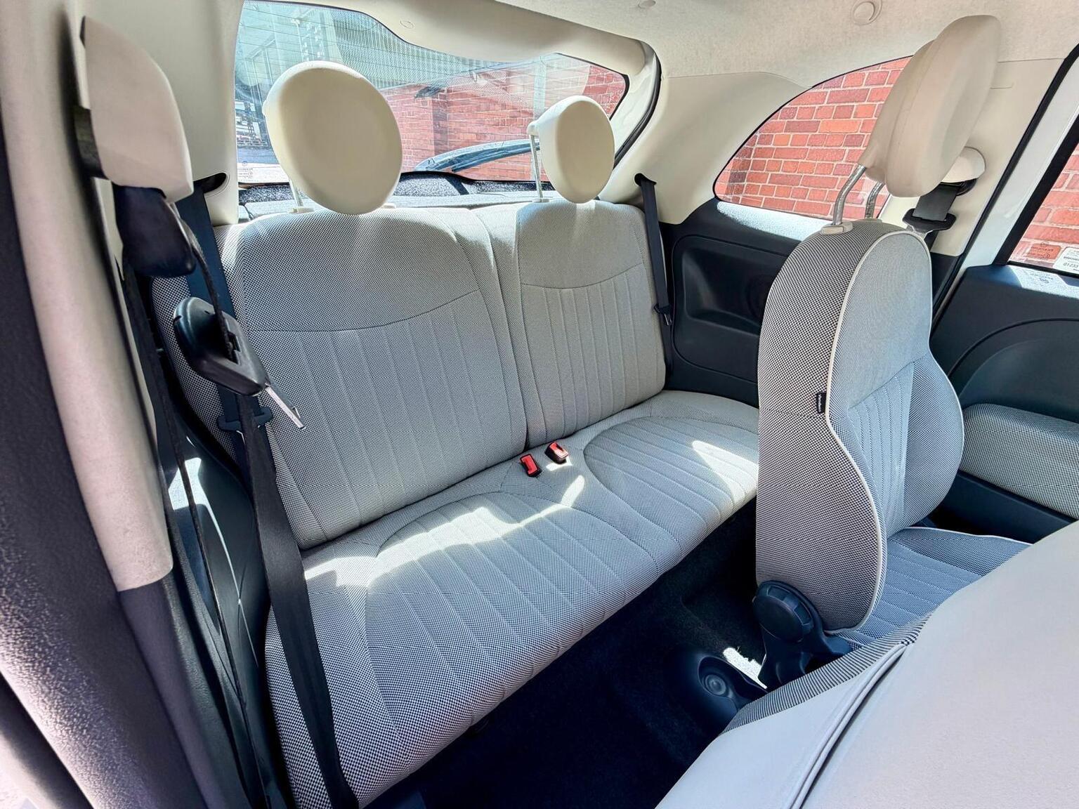 2009 Fiat 500 1.2 Lounge Euro 4 3dr, exterior view 4