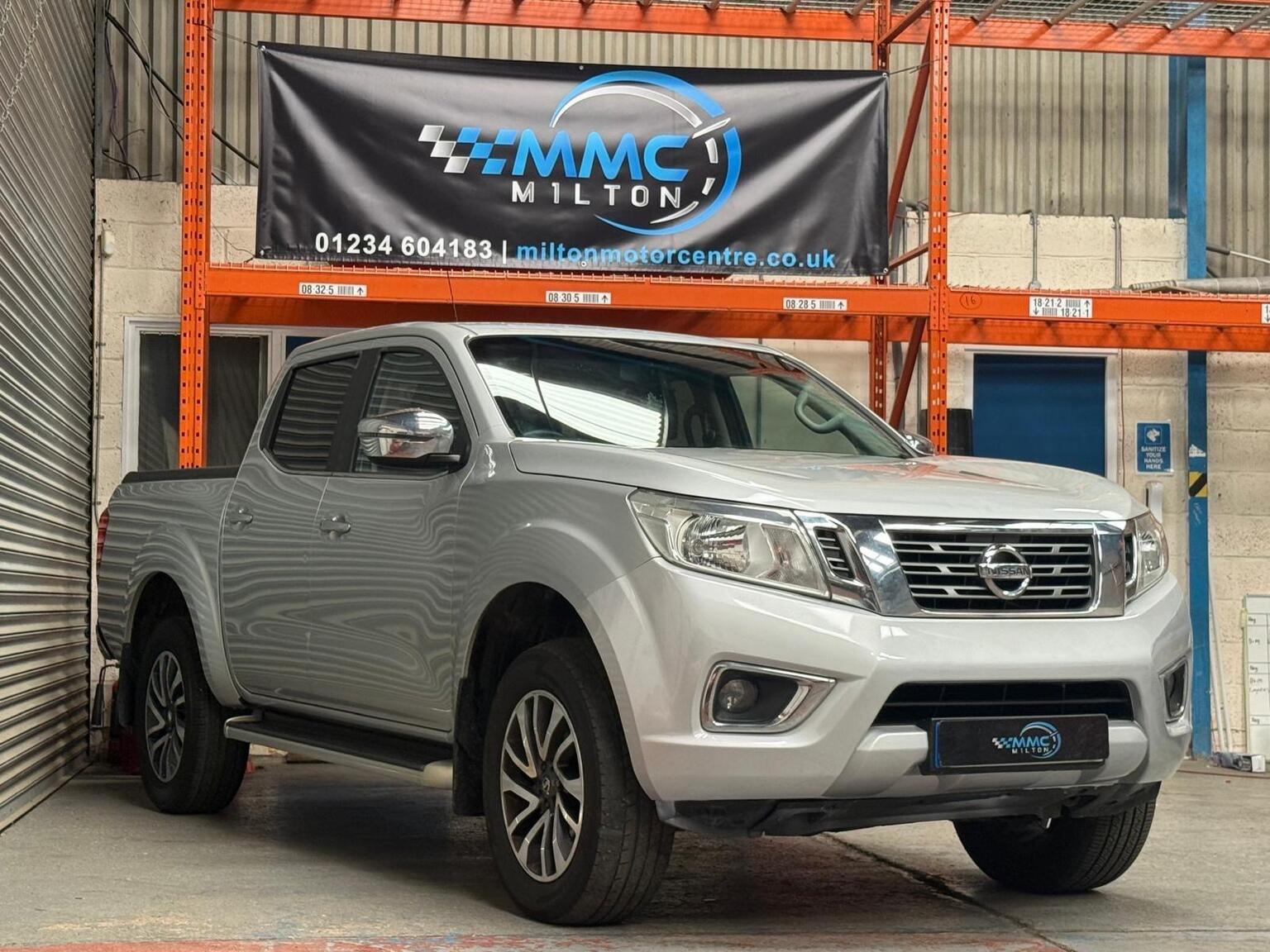 2016 Nissan NAVARA 2.3 dCi N-Connecta Auto 4WD Euro 6 4dr, exterior view 2