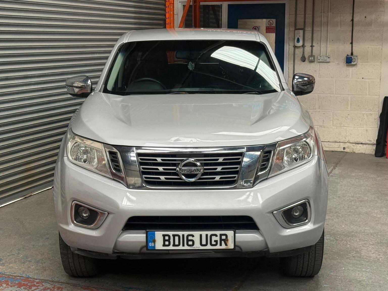 2016 Nissan NAVARA 2.3 dCi N-Connecta Auto 4WD Euro 6 4dr, exterior view 4