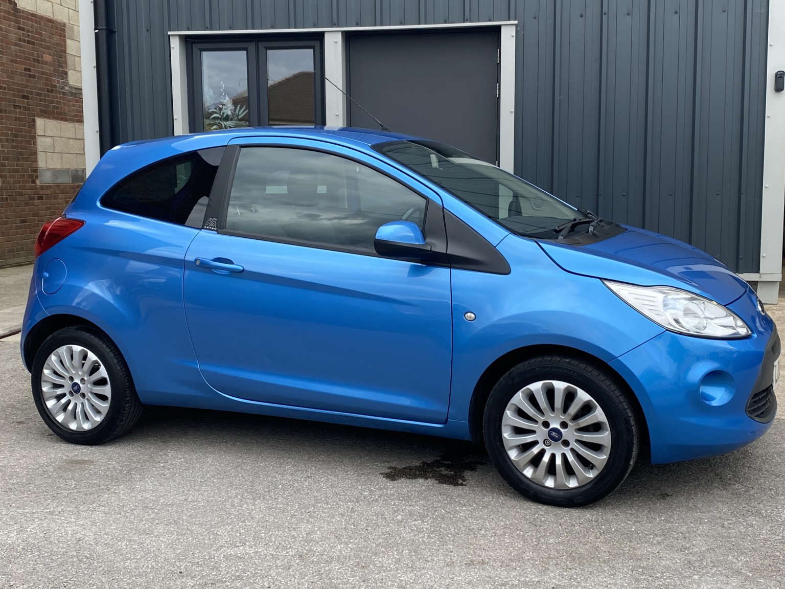 2014 Ford KA 1.2 Zetec, exterior view 2
