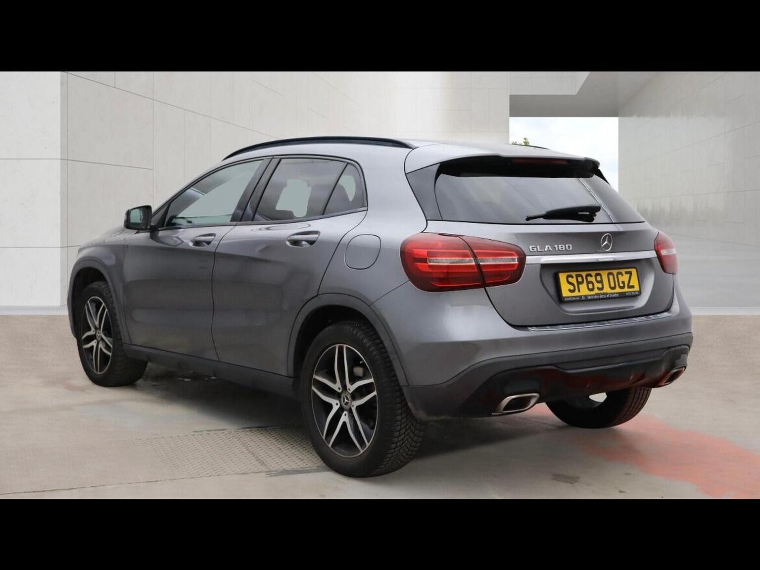 2019 Mercedes-Benz GLA 1.6 GLA180 Urban Edition 7G-DCT Euro 6 (s/s) 5dr, exterior view 3