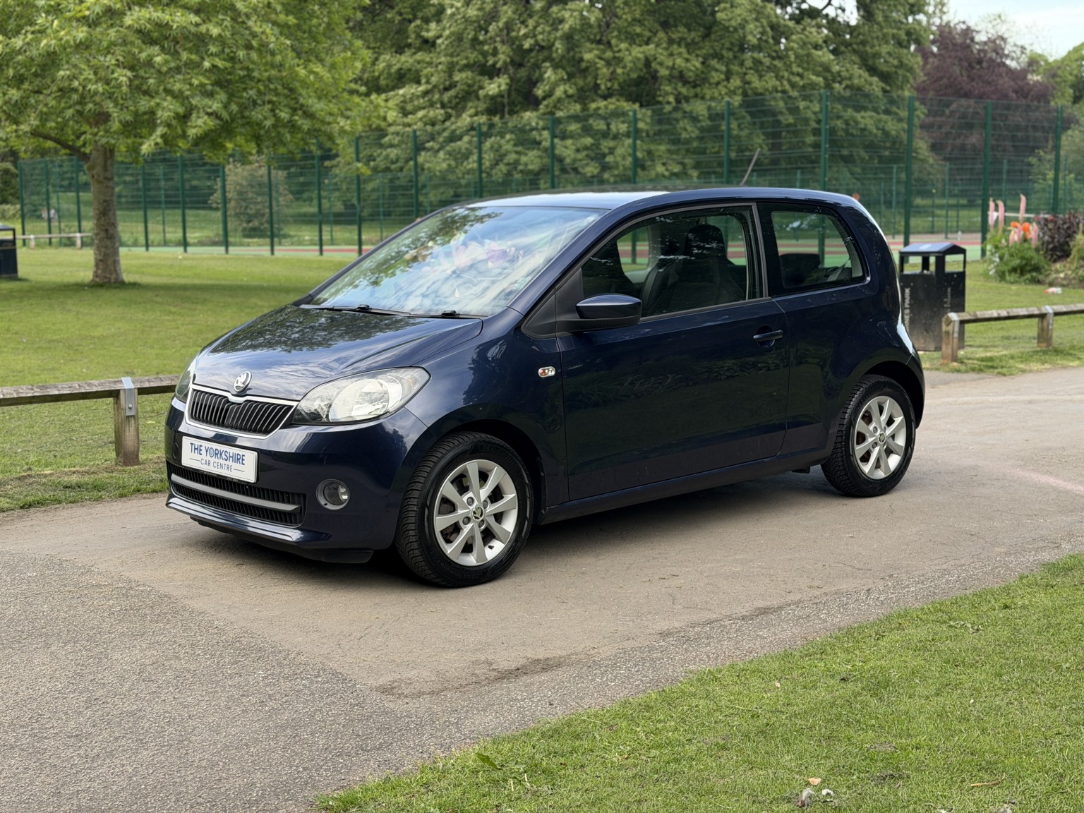 2014 Skoda CITIGO 1.0 MPI GreenTech Elegance, exterior view 3