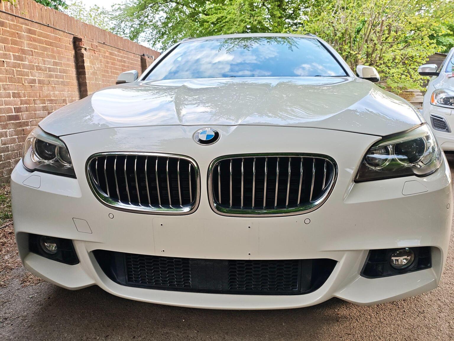 2014 BMW 5 SERIES 2.0 520i M Sport Touring Auto Euro 6 (s/s) 5dr, exterior view 2