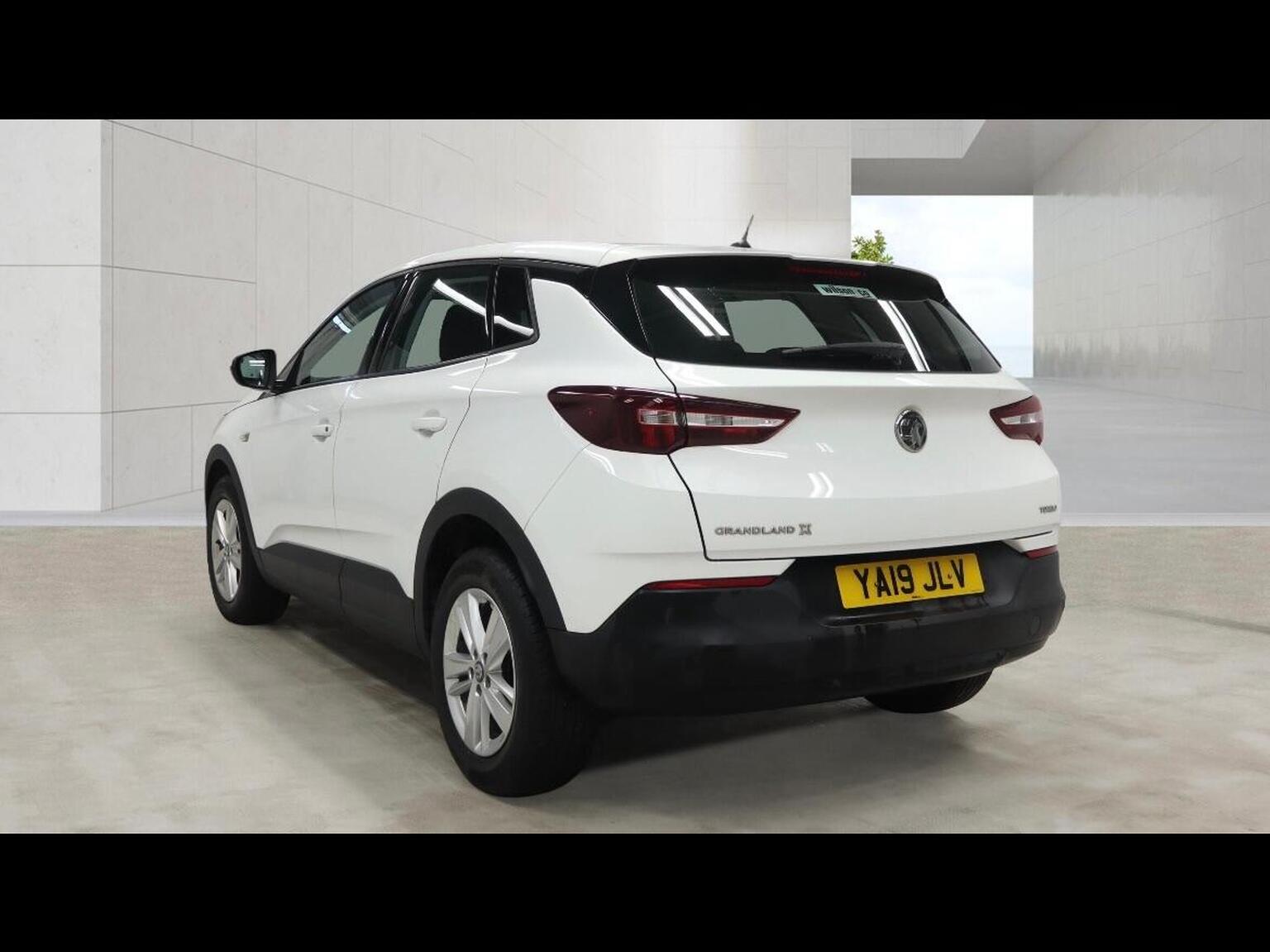 2019 Vauxhall GRANDLAND X 1.2 Turbo SE Euro 6 (s/s) 5dr, exterior view 3